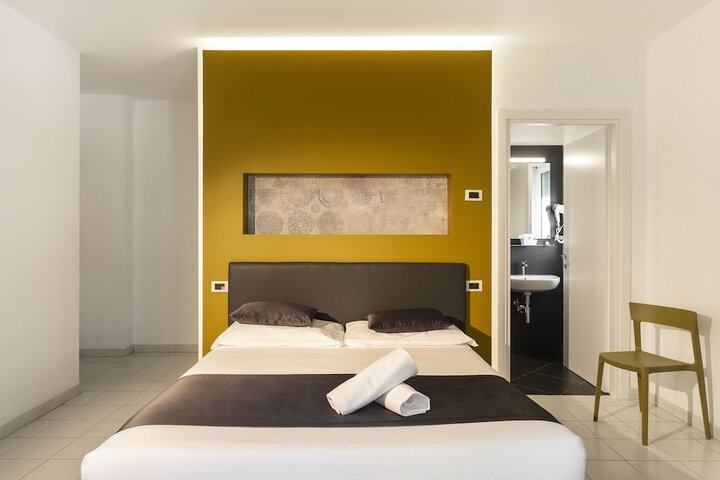 Room 13 of 50