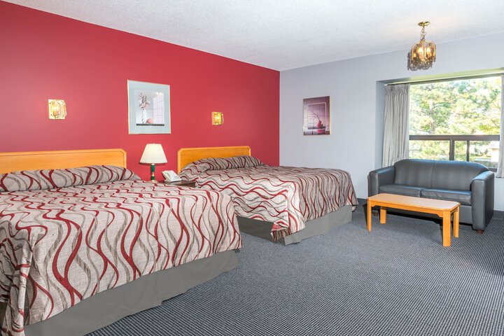 Room 9 of 25
