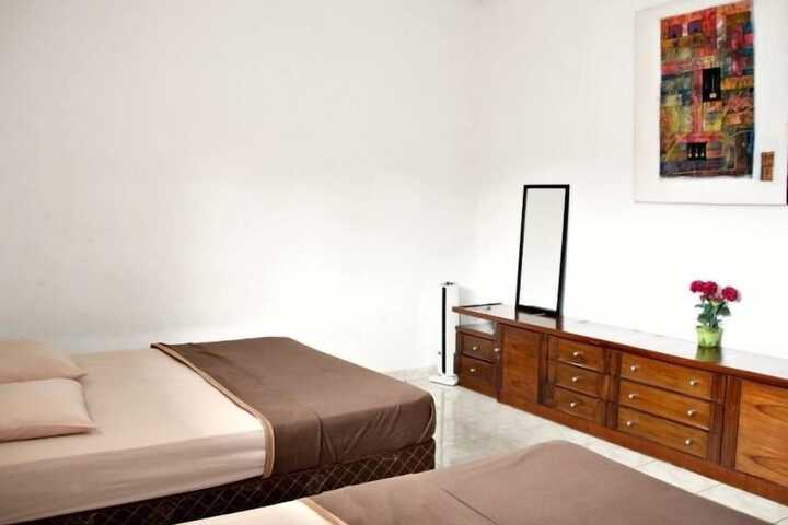 Room 8 of 17