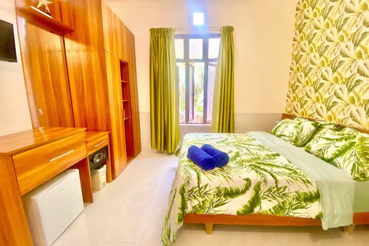 Room 5 of 38