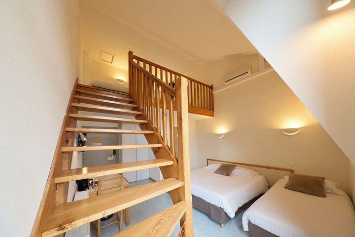 Room 27 of 114
