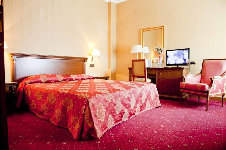 Room 24 of 29