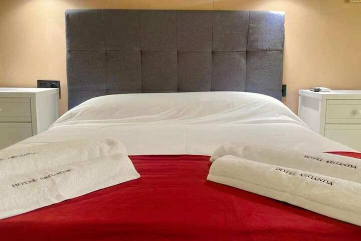 Room 35 of 121