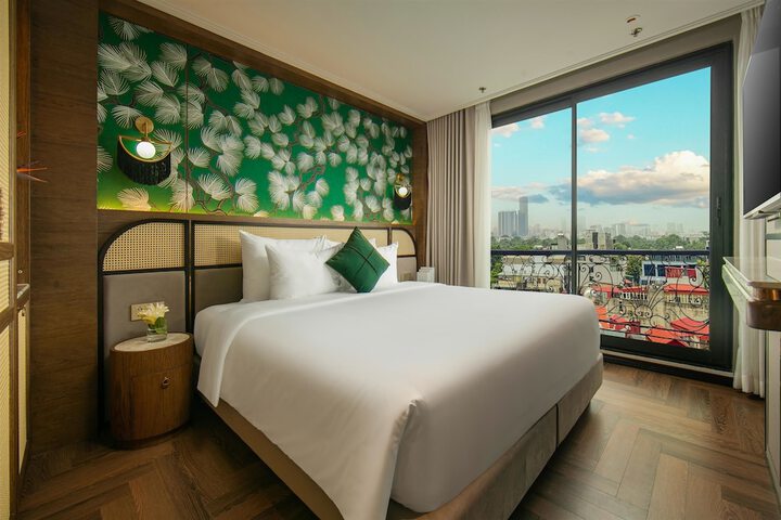 Room 16 of 74