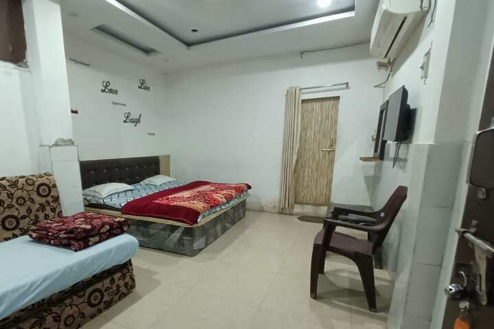 Room 8 of 23