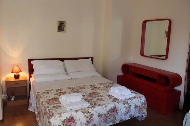 Room 5 of 34