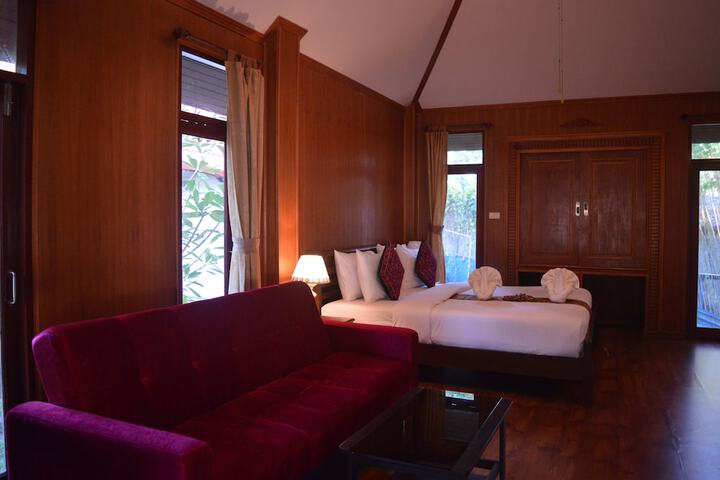 Room 25 of 48