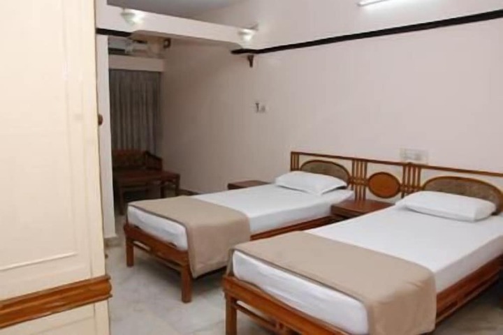 Room 7 of 10