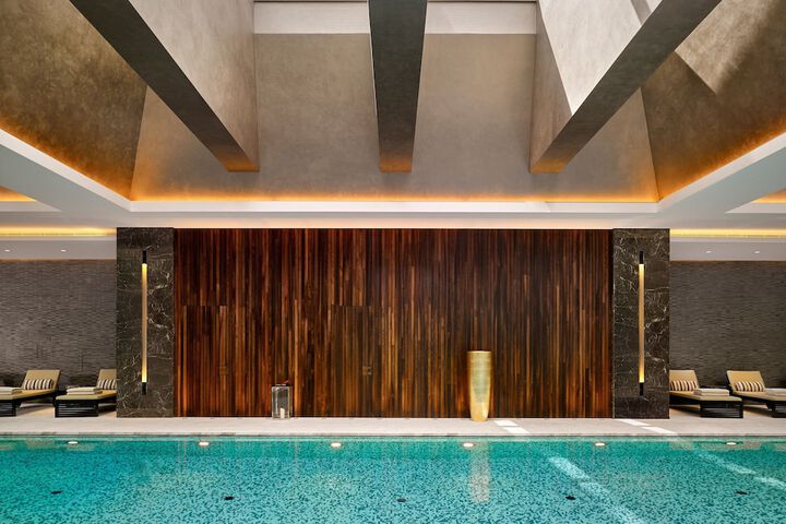 Pool 40 of 117
