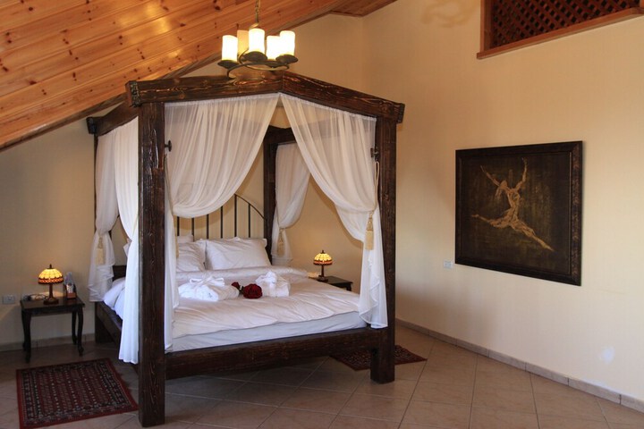 Room 10 of 91