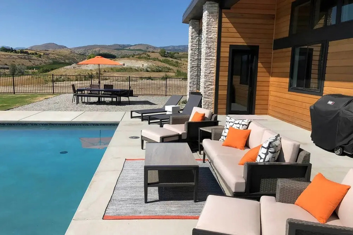 Pool 12 of 21