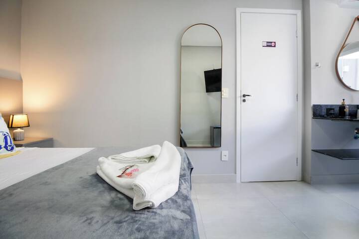 Room 25 of 185