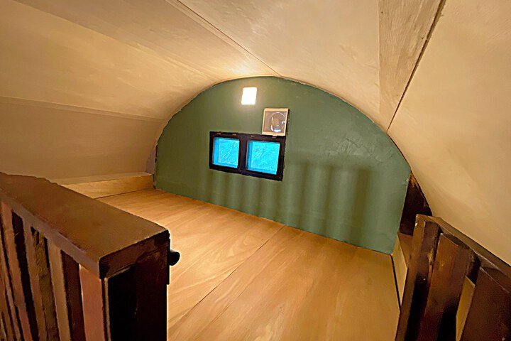 Room 12 of 42