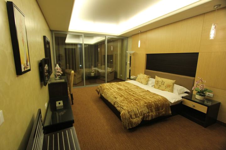 Room 3 of 67