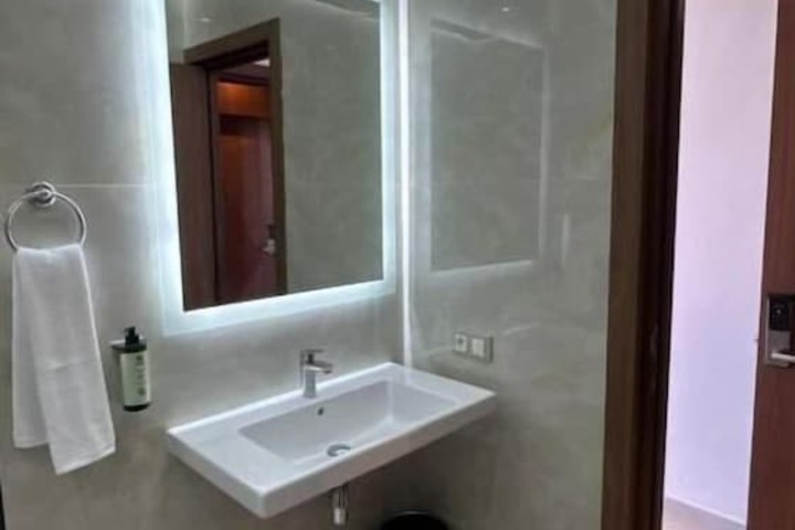 Room 21 of 25
