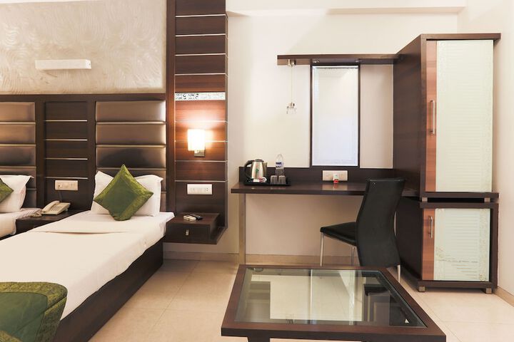 Room 15 of 66
