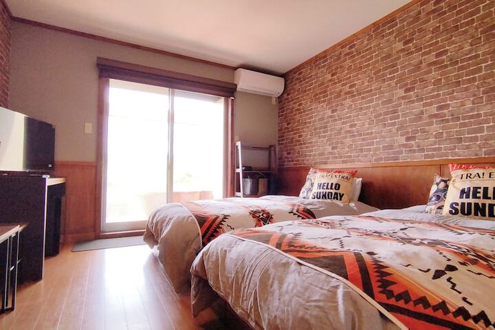 Room 4 of 61