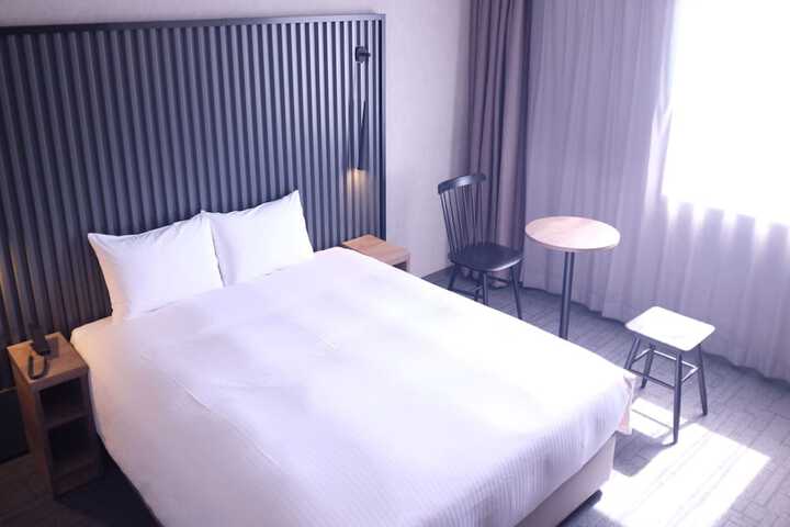 Room 27 of 59