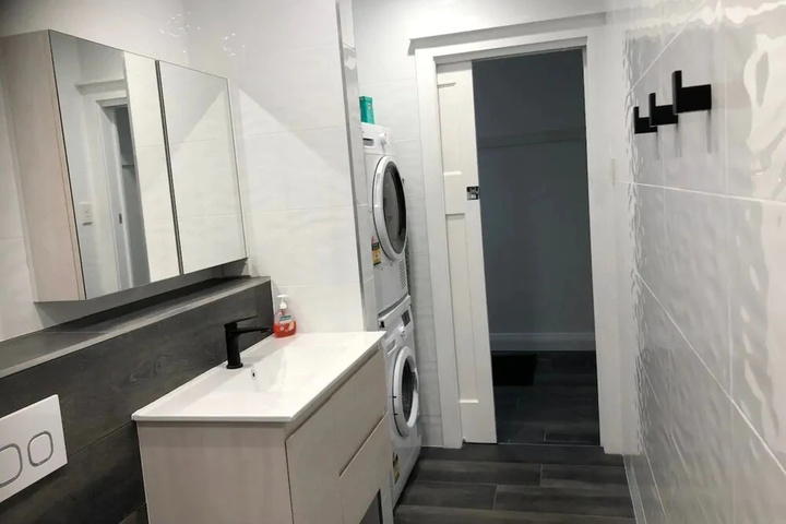 Room 6 of 19