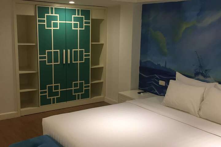 Room 19 of 92