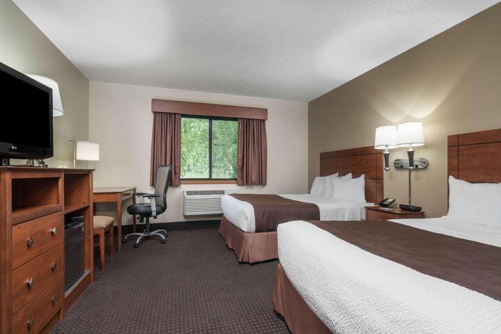 2 Double Beds Accessible Room (1 of 2)