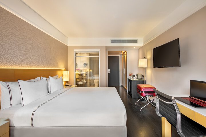 Room 10 of 128