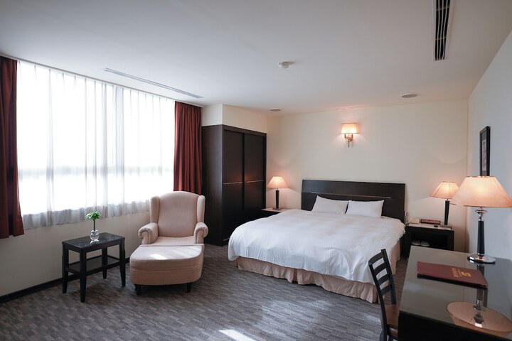 Room 6 of 35