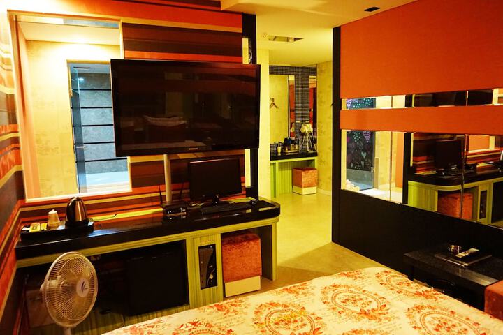 Room 11 of 54