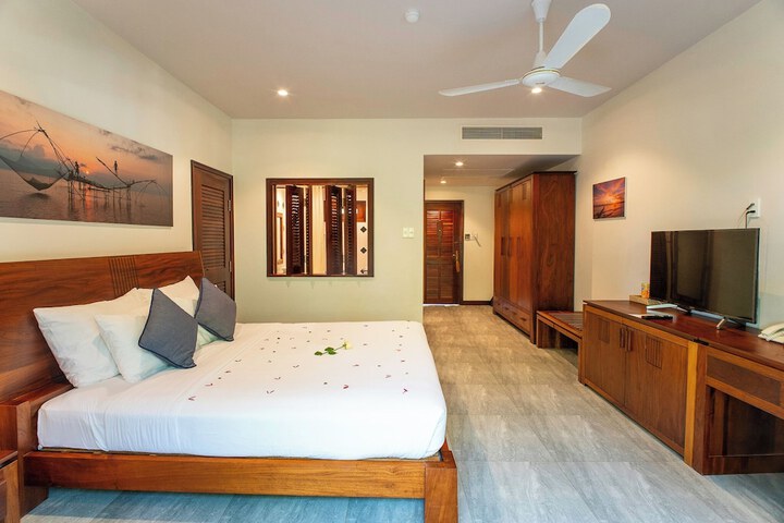 Room 16 of 252