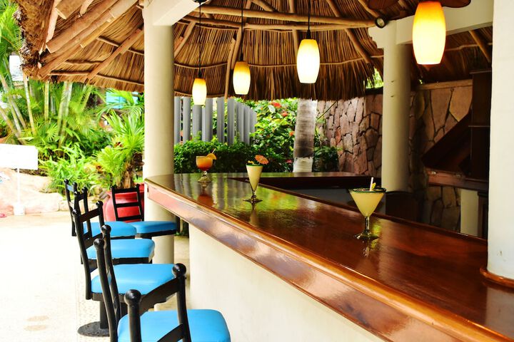 Lounge 53 of 60