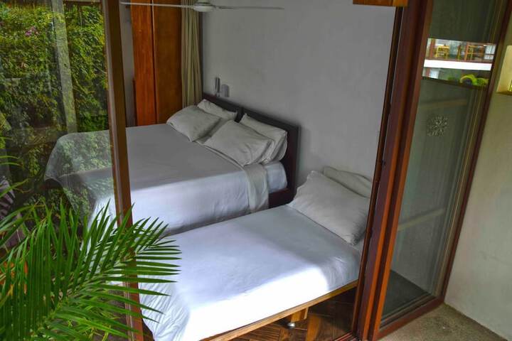Room 3 of 32