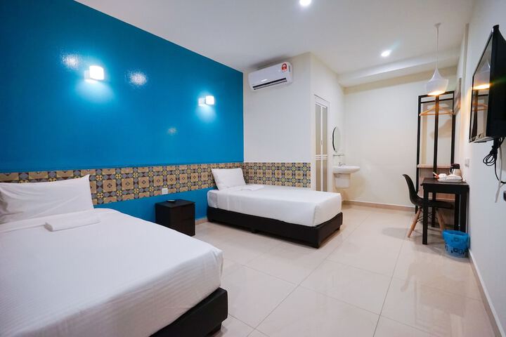 Room 2 of 36