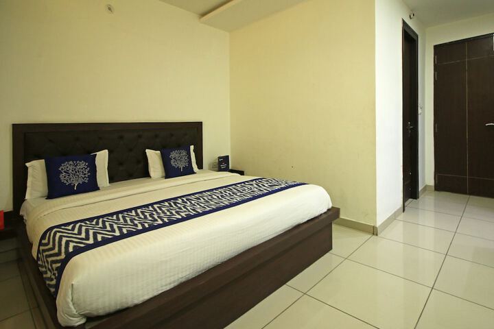Room 10 of 21
