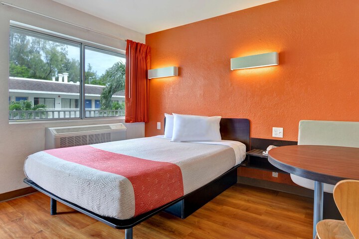 Double Room Disability Accessible (1 of 8)