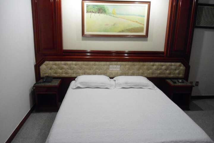 Room 17 of 27