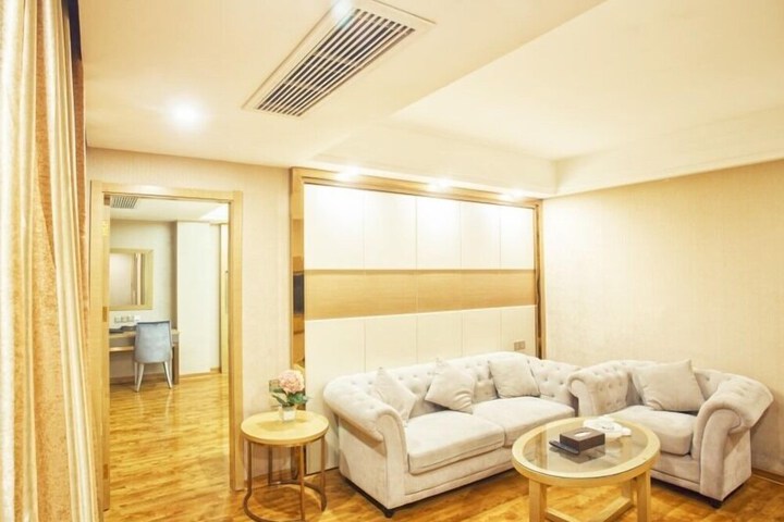 Room 18 of 44