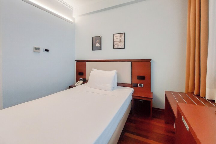 Room 21 of 64