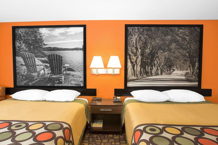 1 Queen Bed (14 of 14)