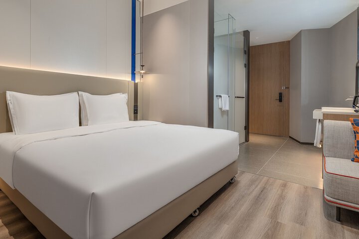 Room 46 of 79