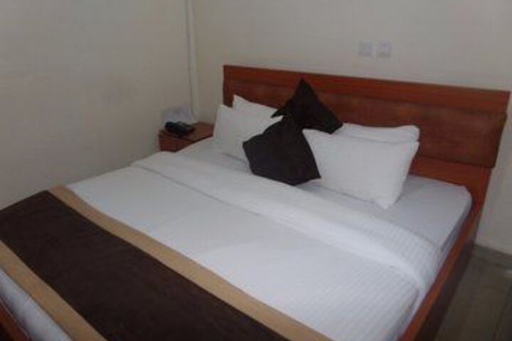 Room 28 of 43