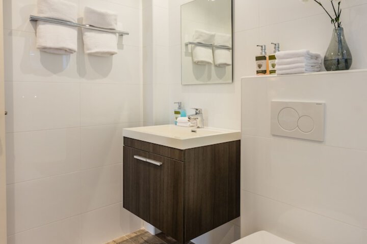 Room 52 of 114