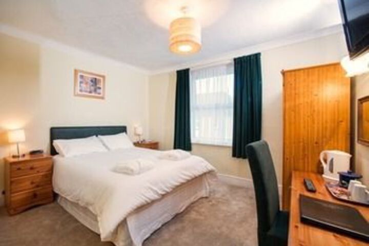 Room 12 of 40