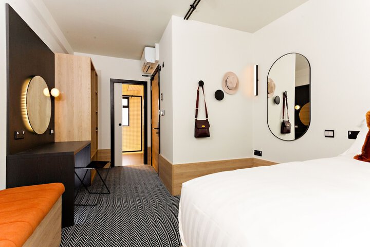 Room 13 of 25