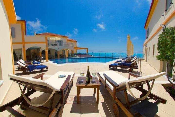 Hotel 16 of 25