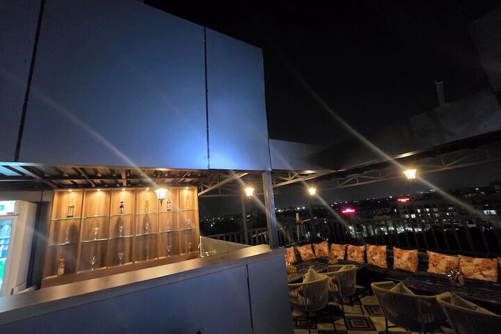 Dining 11 of 15