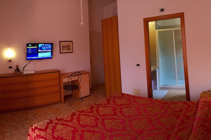 Room 7 of 50