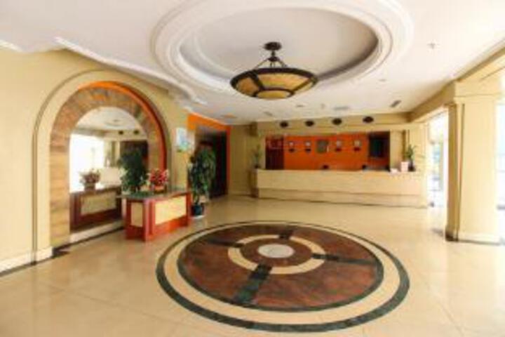 Jiuhua Hotel