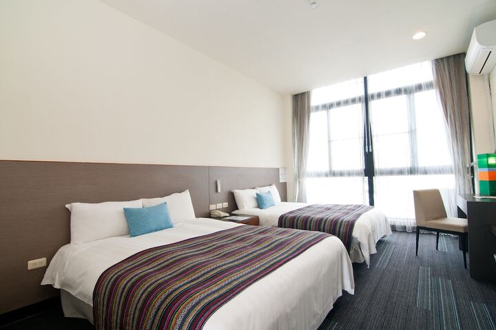 Room 4 of 48