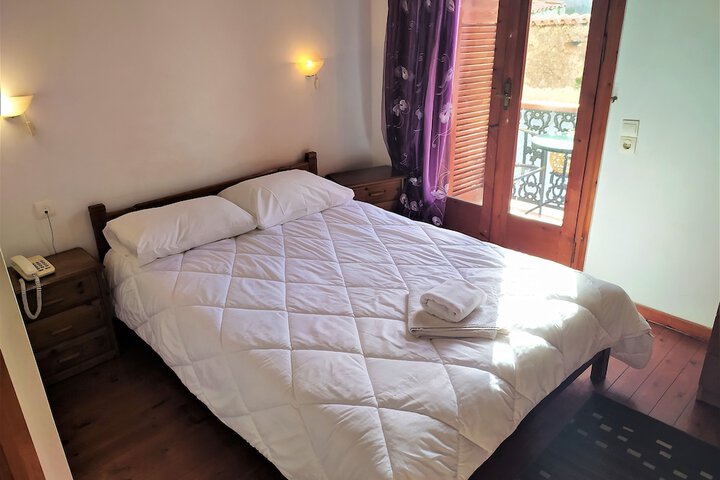 Room 9 of 43