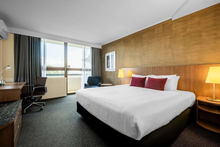Room 52 of 107